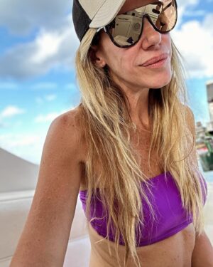 Marcela Baños Instagram - Mood 💦👙vacaciones 🛥️☀️

#amigos 
@vmbikinis 
@rickiprensa

@glam.belgrano 
@cortinasdecabellogustavo 
@salonbulnes @monroejmm
