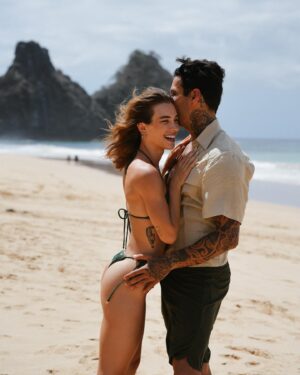 Marcela Fetter Instagram - aqui vc entende o que é viver o agora.

obrigada pelo convite pra passar o réveillon nesse paraíso encantado @reveillon.zemaria @heineken._br