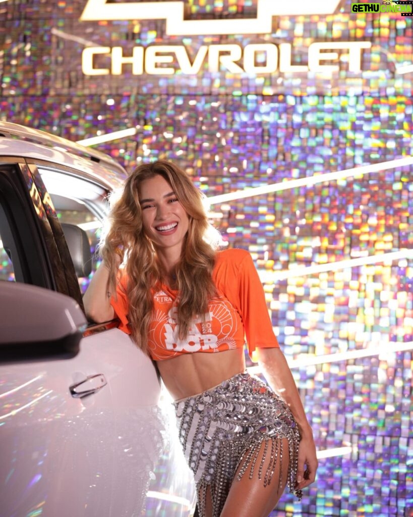 Marcela Fetter Instagram - Mais um ano com @chevroletbr no melhor carnaval, mas dessa vez ainda mais especial, porque viemos direto pra nossa lua de mel, com o Chevrolet Equinox 🤍✨ #JuntosNoCarnaval PubIicidade