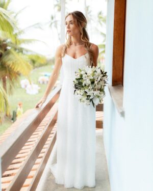 Marcela Fetter Instagram - Sim, @tetigio_atelier desenvolveu o vestido mais perfeito que eu poderia sonhar 🤍✨
Durante semanas, pensamos e idealizamos essa obra de arte, são anos de parceria e amizade, não poderia escolher diferente nesse momento! Teti, Clau e meninas deixo aqui minha gratidão! 🫶🏼

@tetigio