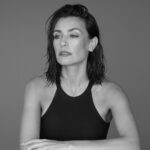 Marcela Mar Instagram - Madre es nuestra primera historia de amor. Sus brazos. Sus ojos. Su pecho. Su cuerpo. Y si más adelante la odiamos, nos llevamos esa rabia con nosotros y la soltamos con otros amantes. Y si la perdemos, ¿dónde vamos a volver a encontrarla? Jeanette Winterson