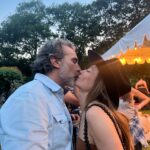 Marcela Mar Instagram - Hoy celebro tu vida amor cada instante que he vivido contigo ha sido maravilloso, le pido a Dios y al universo que me permita celebrarte hasta que seamos dos uvitas pasas recorriendo la vida tomados de la mano, te amo profundamente @marcelamar07