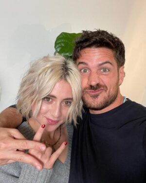 Marco Pigossi Instagram - E para comemorar o fim da greve vai ter DUMP de GEN V!!!
Começando com esse elenco maravilhoso e talentoso e divertido!!