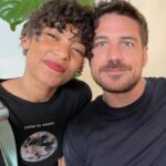 Marco Pigossi Instagram - E para comemorar o fim da greve vai ter DUMP de GEN V!!! Começando com esse elenco maravilhoso e talentoso e divertido!!