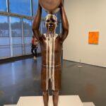 Marco Pigossi Instagram - Amnésia. Tive o prazer de ver a escultura do Flávio Cerqueira no Los Angeles County Museum of Art, que representa uma criança em tamanho real despejando tinta branca sobre seu corpo que simboliza e questiona o processo de embranquecimento da cultura e da memória brasileira. Fiquei impactado com essa obra! Não é forte?