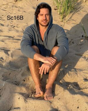 Marco Pigossi Instagram - In between takes on the set of “High Tide” the feature film that will world premiere on March 8th at @sxsw #sxsw2024 🌊
Looking forward to finally sharing the heartbreaking story of Lourenço with you all ❤️