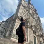 Marco Pigossi Instagram - Encontrei aqui no rolo da câmera: Duomo di Siena ou se preferir, A Catedral de Siena, foi construído no ponto mais alto da cidade no início do século 13, é uma estrutura impressionante feita de mármore preto e branco, as cores que simbolizam a cidade.