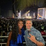 Marcos Mion Instagram - QUEM TAVA COM A GENTE? Segurando as pontas nessa uma hora e quinze minutos de atraso da Madonna? 😂 Quem sabe faz ao vivo!! Que batismo intenso @sadeekenya ! Parabéns!! 😂 espetacular trabalho em conjunto do entretenimento e jornalismo da @tvglobo 👏🏼👏🏼👏🏼👏🏼 . Parabéns a todos os envolvidos! Uma honra fazer parte!