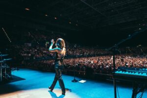 Maren Morris Instagram - When you accidentally didn’t flash check your top pre-show. 

photos: @lucyfosterphoto