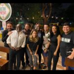 Maria Bopp Instagram - No dia que fez um mês da invasão dos terroristas nas nossas instituições democráticas, eu estive no Palácio do Planalto. Ontem fizemos um primeiro encontro de artistas e influenciadores com Lula pra discutirmos, principalmente, a importância da comunicação do governo nos próximos quatro anos. Falamos como nós, apoiadores do Lula e que temos um alcance grande nas redes, podemos ser pontes para que todas as ações realizadas pelo governo cheguem de fato na população - sendo a maior dificuldade, ainda, o combate às fake news. A real é que a gente não deve deixar a disposição pra conversar com quem pensa diferente da gente só em época de campanha. O “vira-voto” tem que ser todo dia. É cansativo, mas é necessário e ontem foi um dia tão lindo que eu saí com muito gás. Tô pensando numas ideias do que fazer pra deixar essa ponte governo-população mais acessível. Vou tentar estruturar isso melhor e conto pra vcs. Obrigada, @janjalula maravilhosa pelo convite, e obrigada a todos pela troca inspiradora de ontem. Bora nois ♥️
