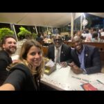 Maria Bopp Instagram - No dia que fez um mês da invasão dos terroristas nas nossas instituições democráticas, eu estive no Palácio do Planalto. Ontem fizemos um primeiro encontro de artistas e influenciadores com Lula pra discutirmos, principalmente, a importância da comunicação do governo nos próximos quatro anos. Falamos como nós, apoiadores do Lula e que temos um alcance grande nas redes, podemos ser pontes para que todas as ações realizadas pelo governo cheguem de fato na população - sendo a maior dificuldade, ainda, o combate às fake news. A real é que a gente não deve deixar a disposição pra conversar com quem pensa diferente da gente só em época de campanha. O “vira-voto” tem que ser todo dia. É cansativo, mas é necessário e ontem foi um dia tão lindo que eu saí com muito gás. Tô pensando numas ideias do que fazer pra deixar essa ponte governo-população mais acessível. Vou tentar estruturar isso melhor e conto pra vcs. Obrigada, @janjalula maravilhosa pelo convite, e obrigada a todos pela troca inspiradora de ontem. Bora nois ♥️