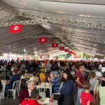 Maria Bopp Instagram - 4ª edição da Feira Nacional da Reforma Agrária. Muita comida boa, produtos orgânicos, fitoterápicos, música, céu azul, gente linda e de esquerda. Dia maravilhoso ♥️