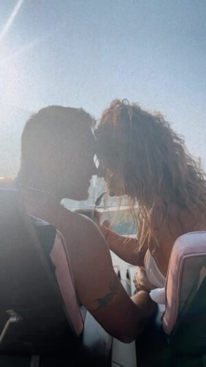 Maria Fernanda Callejón Instagram - No tengo palabras para describir este viaje Maravilloso!!!que estamos viviendo, mi Negrito del amor!!!!
Te lo voy a resumir en ✌️palabras! 
INOL VIDABLE! 😆😀❤️
Te amo @fernandonegrogamboa