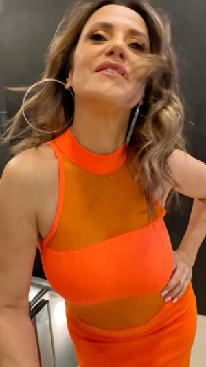 Maria Fernanda Callejón Instagram - ORANGE🍊
@femmeidealeok  lo q se viene!! 
Prim/verano23/24 les gusta este color? 
Los leo
#hairstyle  @alecampospeluqueria ❤️
#tendencia #trending 
@durodedomarc5n