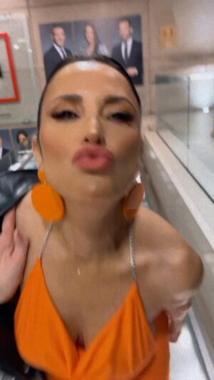 Maria Fernanda Callejón Instagram - 🍊 @femmeidealeok 
Les gusta? Los leo
@alecampospeluqueria 
Para @durodedomarc5n