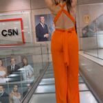 Maria Fernanda Callejón Instagram - MARANJA🧡 Mono - @femmeidealeok Es una 💣 les gusta para esta Navidad 🎄? Los leo @durodedomarc5n
