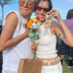 Maria Gadú Instagram - olha a maravilha! com esses irmãos que são patrimônio cultural dessa cidade maravilhosa!!!!! obrigada, amores!! Alice ainda ganhou presentinhos 🥲♥️ . já já é nóis no guararapes!!!!♥️