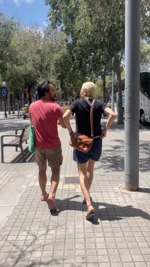 Maria Gadú Instagram - mais um dia de passeio delicioso em Barcelona!
aproveitando muito todas as comidas, bebidas, lugares e pessoas incríveis ❤️