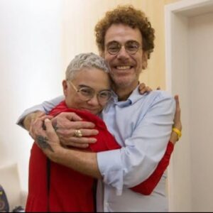 Maria Gadú Instagram - viva a música popular brasileira!! Como disse o mestre @caetanoveloso MPB é TUDO!!! quanta alegria em fazer parte ♥️♥️♥️♥️
.
algumas fotos estão em baixa mas meu amoooor está em caixa ALTA!❤️‍🔥🎙️🎤