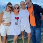 Maria Gadú Instagram - olha a maravilha! com esses irmãos que são patrimônio cultural dessa cidade maravilhosa!!!!! obrigada, amores!! Alice ainda ganhou presentinhos 🥲♥️ . já já é nóis no guararapes!!!!♥️