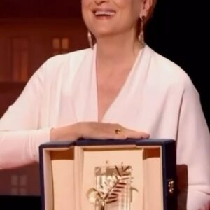 Maria Grazia Chiuri Instagram - Congratulations to the wonderful Meryl Streep on her honorary Palme D’Or for her incredible career given out by the wonderful @juliettebinoche. 
It is such an honour to see the opening the 77th edition of @festivaldecannes with three incredible actresses on stage Meryl Streep @juliettebinoche and @camillecottin all in @dior