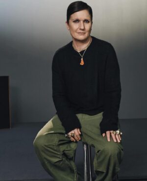 Maria Grazia Chiuri Instagram - Incredibly fun conversation with the ultimate mega talented star and muse @rosalia.vt for @interviewmag where we discussed everything from the latest @dior show held at the @brooklynmuseum to family, food and fashion. Thank you to @interviewmag and @rosalia.vt for such a fun conversation, out now. 

Portrait by @collierschorrstudio