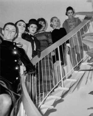 Maria Grazia Chiuri Instagram - 1967 was the year in which the Miss Dior line was born: the Maison’s first prêt-a-porter collection, designed by Marc Bohan together with his right-hand man Philippe Guibourgé. In September of the same year, Marc Bohan opened the Maison’s first ready-to-wear store in Paris. The new line was aimed at a young clientele, it was designed for a new generation.
This represents a turning point in fashion, a moment of transition into a new approach to clothing, as the crafts involved in Haute Couture evolved into methods that would allow for the serial production of clothing. Thus the Miss Dior collection opens up the possibility of reproducing a garment, and shapes in a modern way the woman’s body.
The collection immediately became popular and many celebrities, such as Sofia Loren or actress Annie Buron-Fosse appeared wearing the Miss Dior line in major magazines editorials like Vogue.