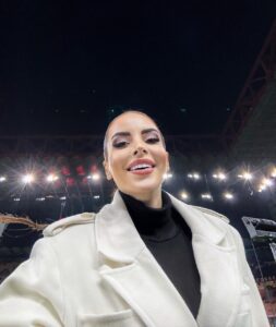 Maria Luisa Jacobelli Instagram - The chaaaaampions ⭐️✨ Milan-Borussia #championsleague San Siro Stadio