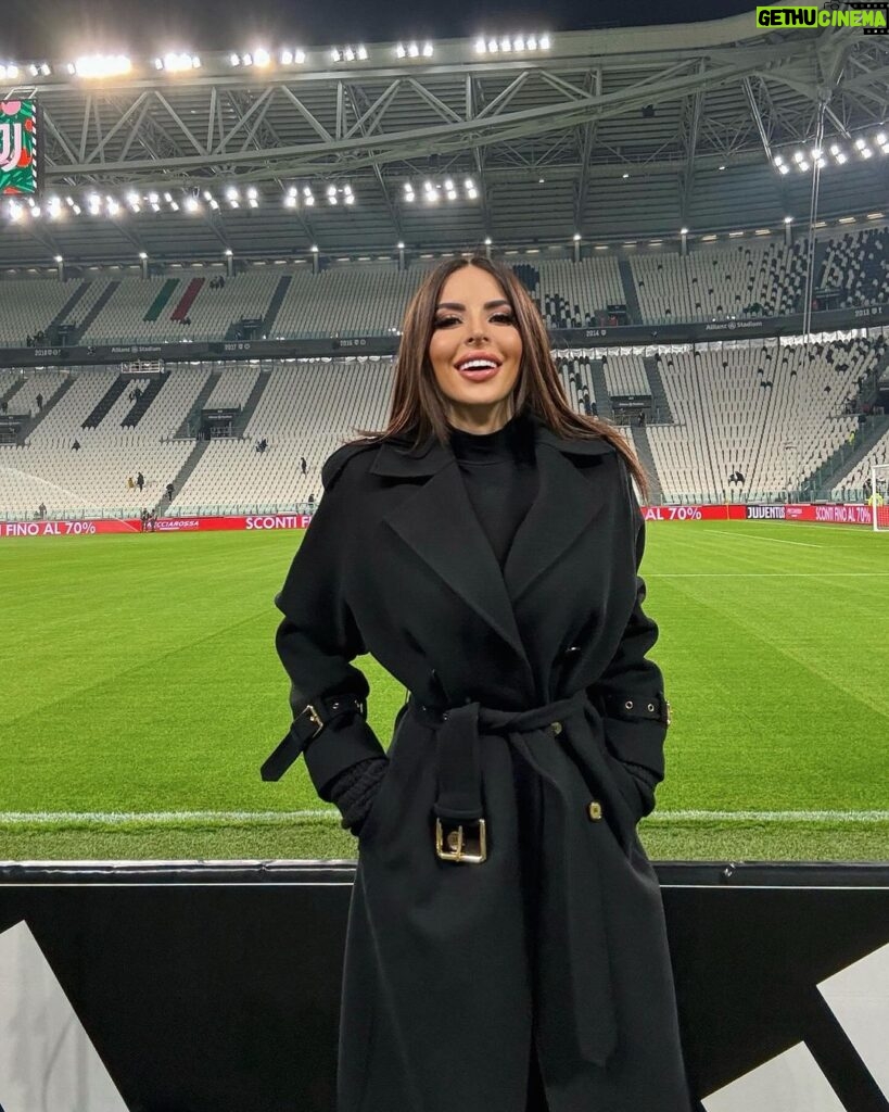 Maria Luisa Jacobelli Instagram - See you in the quarterfinals @juventus ❄️🏟️ @sportmediaset Allianz Stadium