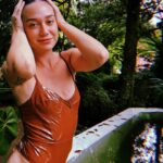 Maria Pinna Instagram – Água de cachoeira e limoncello 🍋