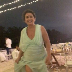 Maria Pinna Instagram - Dia 29 de março é seu dia, mas todo dia 29 de março eu ganho o melhor presente que Deus pode me dar: Você! Te amo minha companheira da vida! Que você siga nesse mundo por anos e anos, iluminando a todos que tem o privilégio de estar ao seu lado.
VIVA VOCÊ @ro_pinna 🎈💎💙