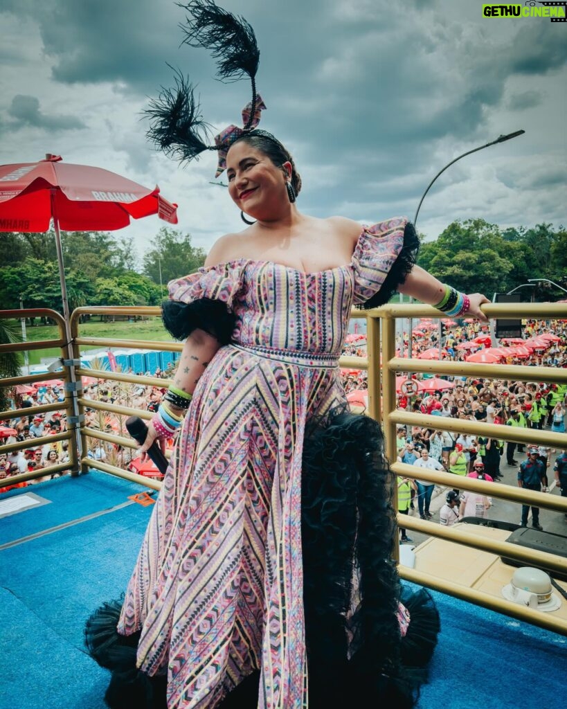 Maria Rita Instagram - Bloco da Maria foi pura energia, sorrisos e muito samba até o último segundo. Obrigada a todos que fizeram dessa uma festa inesquecível! ❤️ Quem aí já conseguiu curar a ressaca? 🤭 #EMR 📸 @blackops.mov #PraTodosVerem as fotos possuem texto alternativo.