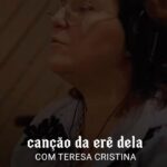 Maria Rita Instagram - Carnaval está chegando, nação bacanuda! Vamos esquentar relembrando os sambas que a patroa gravou em parceria? #EMR 📸 @betojpeg @wtliveoficial @_mediak #PraTodosVerem Carrossel com uma capa com foto de Maria Rita no palco vestida de branco e o texto Você acompanhou os últimos feats da Maria? Passa pro lado para se atualizar. A partir da segunda tela temos vídeos de Maria Rita cantando em diferente momentos junto com outros artistas e os textos Coral de Anjos com Dedé Paraízo Você Me Venceu com Marquinhos Sensação Pra Que Viver Assim com Os Prettos Fascinação com Thiaguinho Por vezes com Thiaguinho Canção Da Erê Dela com Teresa Cristina