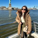 Mariana Botas Instagram - New York, New York 🗽 #tbt . . . #newyork #throwback #travel #happy #lovemymom #memories #blessed #lifestyle #statueofliberty #nyc #thebestisyettocome
