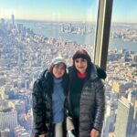 Mariana Botas Instagram - ¿Sabías estos facts del Empire State?🗽🍎🚕 @empirestatebldg @esrtsocial @nyctourism . . . #esbvip #newyork #empirestatebuilding #travelblogger #lifestyle #lifestyleblogger #tips #hacks #vacay #fun #observatory #buildings #landscape