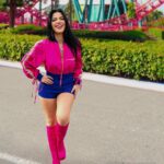 Mariana Ávila Instagram - Día de parque con colores de súper heroína 🦸‍♀️ @FashionNova