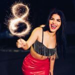 Mariana Ávila Instagram - 8 MILLONES DE SUBS EN YOUTUBE! 😍 no puedo creer que ya estemos a nada de la placa de 10 millones 😳😳😍😍 infinitamente agradecida 🥺🥺