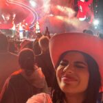 Mariana Ávila Instagram - Mi día de ayer fue maravilloso🥺 cuando estaba pequeña RBD era mi obsesión, le prometí a Marianita algún día verlos cantando frente a mí. Gracias @rbd_musica por revivir esto 💕