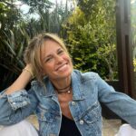 Mariana Fabbiani Instagram - Hooooola! En este último día del año quiero decirles GRACIAS a todos los que me acompañaron en este 2023. Un año muy especial, que despido agradecida y, espero, más sabia 😃. El fin de ciclo nos invita a hacer balances, ¿no? El mío da positivo porque lo termino llena de lindo amor ❤️ Así que gracias por eso a vos también, por estar siempre del otro lado en todo lo que emprendo, y por la buenas energías que dejás por acá 🫶🏻. ¡Te deseo que empieces con nuevos sueños este 2024!❤️✨