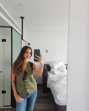 Mariana Monteiro Instagram - A vida é uma correria, mas nesse corre corre, há que escolher bem com quem partilhamos cada segundo.
Vim ao Porto em modo express---> o que me dá sempre a sensação de saborear tudo pela metade.
Porque queria sempre poder ter estado com mais gente e porque gostava de aproveitar e viver mais a cidade que me viu nascer.
Ainda assim, cada vez mais, tento que no meio da loucura da minha agenda, haja espaço para os Meus!
Viva à amizade!!! E Biba ó Porto!!!
 Por estadias mais longas nesta cidade!!