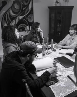 Mariana Monteiro Instagram - " A Lição de Inglês"

Uma adaptação do conto de Maria Olinda Braga por @eduarda_laia_ , realizado pela talentosa @veracasaca, brevemente na @rtppt .

Obrigada @teresa_tavares pela parceria e claro, pela lição de Inglês. 😉

Independentemente de ser um projecto mais longo ou mais curto, fico sempre com uma espécie de ressaca emocional quando termina.
Talvez seja a minha nostalgia, sobre os finais de alguma coisa.

Registos📷 por @filipeferraria 

@marginalfilmesportugal
Obrigada a TODA a equipa pela entreajuda e valentia de vivermos por uns dias a vida ao contrário( horário nocturno), em prol da ficção.
@manuelpbarros You rock!
 Continuamos a gostar muito de ti, carago.💫
#cinema #cinemaportugues