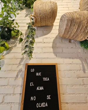 Mariana Monteiro Instagram - O que toca a Alma não se esquece, verdade?

Viajar, conviver, boa comida, explorar o desconhecido, conhecer pessoas e mundos novos, dançar, espalhar sorrisos, partilhar experiências,....e quem quiser acrescentar algo a esta lista está à vontade🙃💌: