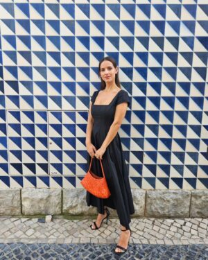Mariana Monteiro Instagram - Final de Tarde para celebrar moda e amizades.
Um brinde à @categouveia que lançou a segunda colecção da sua marca @pura_slowliving e um brinde à @mafaldamotalves  que fez anos na sexta e é uma stylist de mão cheia.
No fundo uma tarde e um jantar com amigas que são colo e fonte de inspiração.

Quero Bis✔️

A amizade não é das melhores coisas da vida?

P.s falta uma foto nossa cate