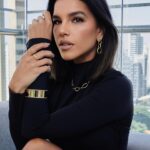 Mariana Rios Instagram – Acho incrível o poder dos acessórios e, por isso, sempre aposto nos acessórios da @moranaoficial ✨Eles transformam o pretinho básico naquele visual cheio de estilo. Conta pra mim, você também usa desse truque de styling pra elevar a sua produção?