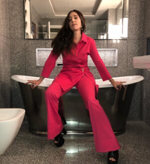 Mariana Treviño Instagram - Behind the scenes 
Back in New in York! 💖🏙
For @amancalledotto 💅🏻

@jeanannwilliams 
@jacquemus 
@tina_turnbow using @dior 
@seijinyc