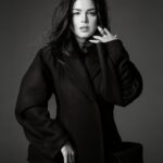 Marie Avgeropoulos Instagram - Good news is in the rear view coming soon stay tuned 💃🏻🤔 Can you guess ? . . . . . . . . . . Photo @richard_knapp Hair @richardmarin Makeup @garret_gtgervis @petercohenofficial Jewels @alanfaye #fashion #film #blackandwhitephotography
