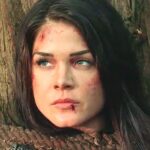 Marie Avgeropoulos Instagram - Octavia may look like she’s in deep thought 99% of the time .... however she’s actually thinking of her next snack . Could be .... anything really. 🤫🤭🤔 #the100 #octaviablake #whoshungry @warnerbrosentertainment @thecw @cw_the100