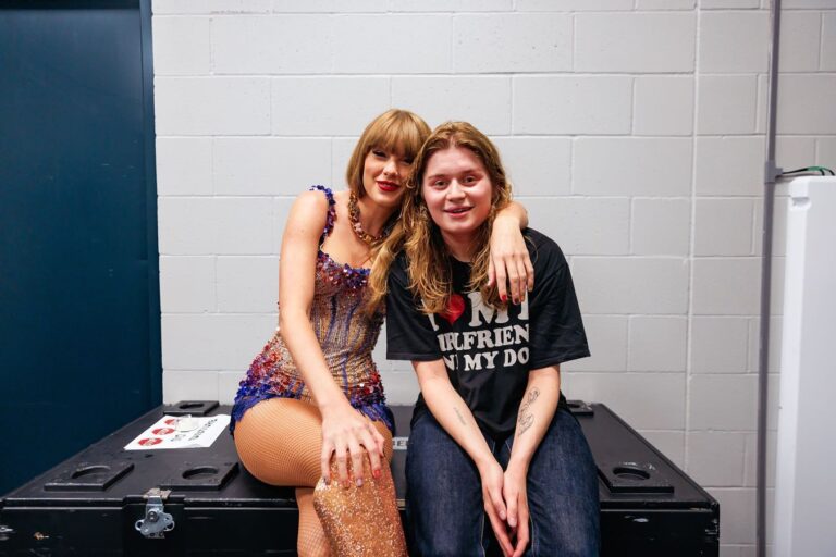 Marie Ulven Ringheim Instagram - not the 30 seconds after show pic😫 i adore taylor’s music and being a part of this iconic tour is a life highlight❣️thank you so much