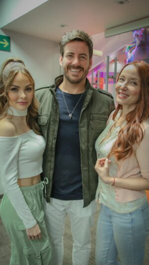 Mariluz Bermúdez Instagram - ¡@juandiegocova1, @mariluzbermudez1 y @kriziavaleria nos enseñarán a #VivirDeAmor! 💞✨