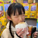 Marina Nagasawa Instagram - とにかく食べて飲んだ夜市🇹🇼 締めのラーメンまで完璧だった🍜 めちゃくちゃ楽しかったなぁ またみんなで行きたい🥰🥰 ストゼロ辞めているけど旅行はOKのマイルール🙆‍♀️笑 #士林夜市 #台湾 #我愛台灣 #我愛妳